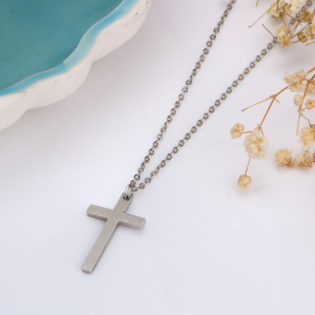 Elegant Gold Cross Necklace - A Beautiful Reminder of Faith and Grace